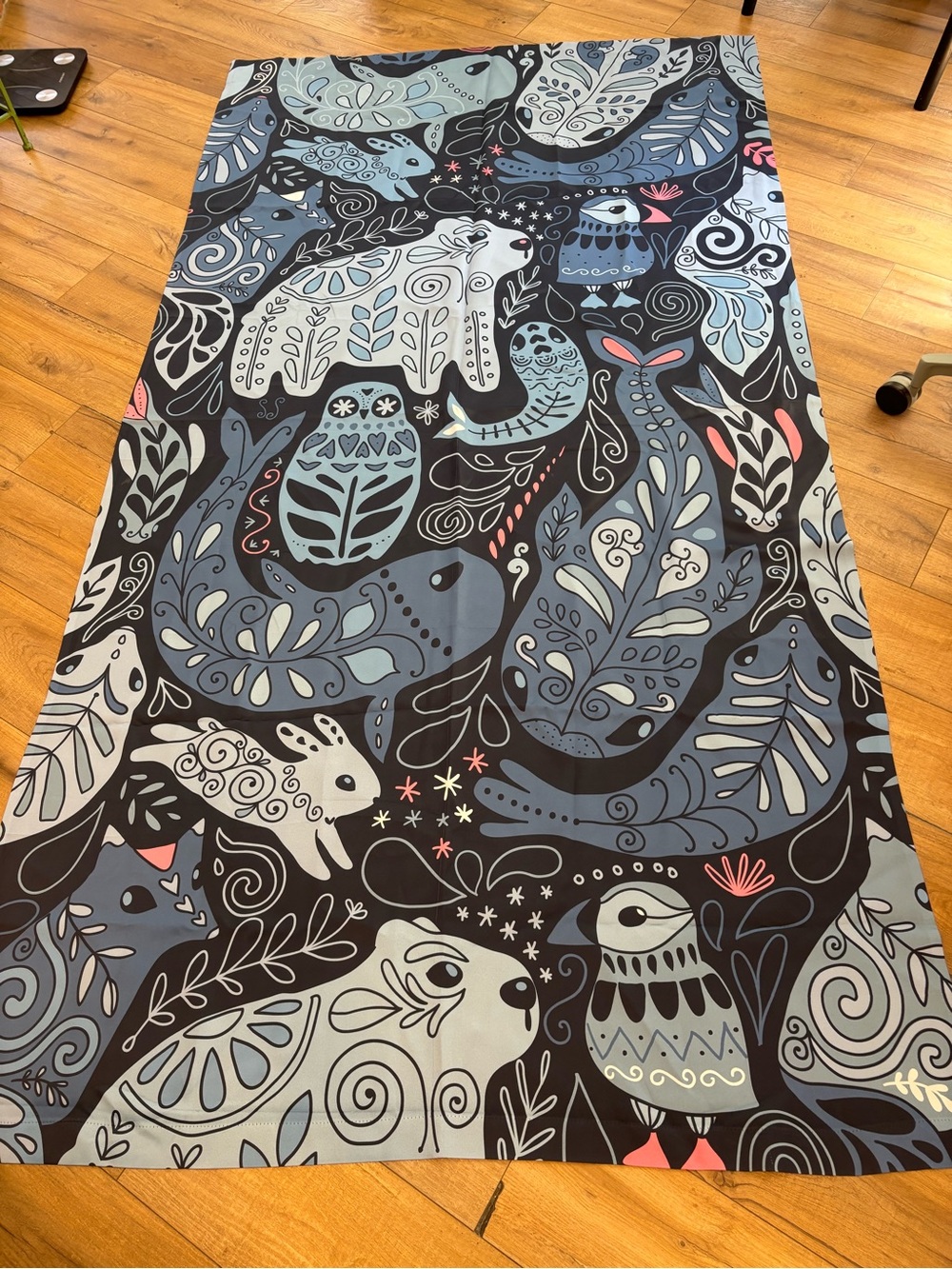 Adorable curtains - 2 panels